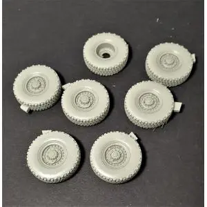 PANZERART 1 35 M1083 FMTV road wheels (Goodyear) Compra Online