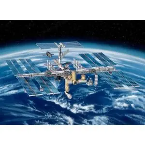 Revell 1 144 Platinum Edition 25th Anniversary "ISS" Di Tendenza