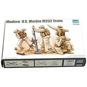 Professionale TRUMPETER 1/35 Modern U.S.Marine M252 Team