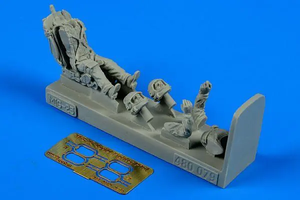 Soviet fighter pilot w/ eject.seat for MiG-25 Compra Oggi Stesso